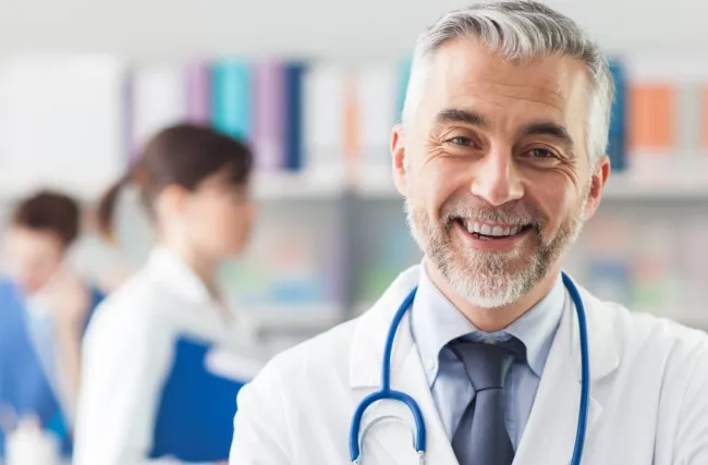 lachende dokter